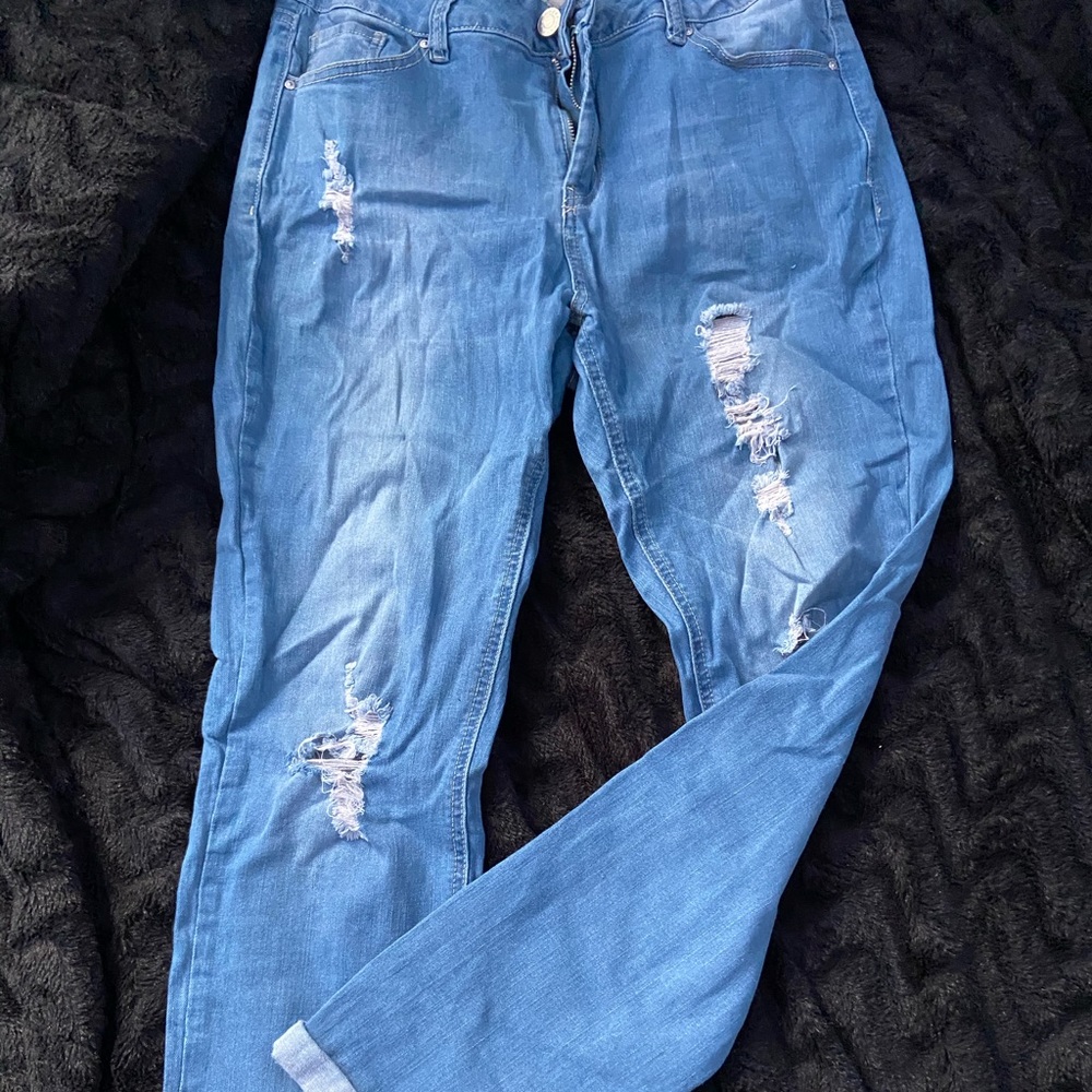 Medium washed ripped boyfriend jeans